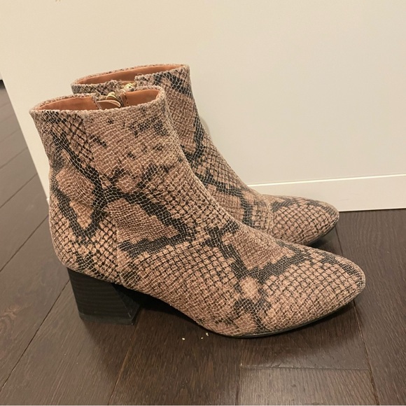 Animal Print Ankle Boots - Picture 7 of 8